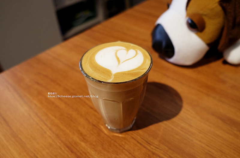 【台中西區】Cafe Shih&The Ark咖啡施-隱身民宅當中的咖啡館.咖啡單品甜點.不好停車.精城商圈