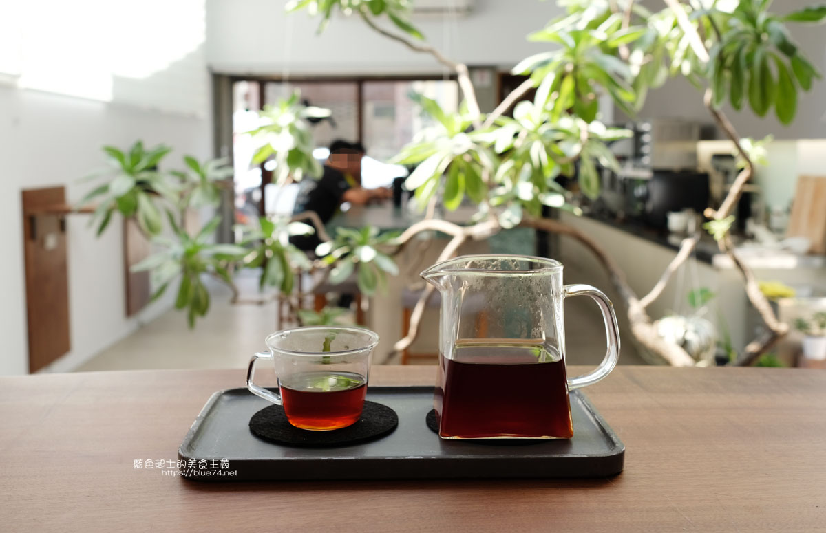 台中南屯│JACU CAFE-南屯自家烘焙咖啡館，明亮簡約空間