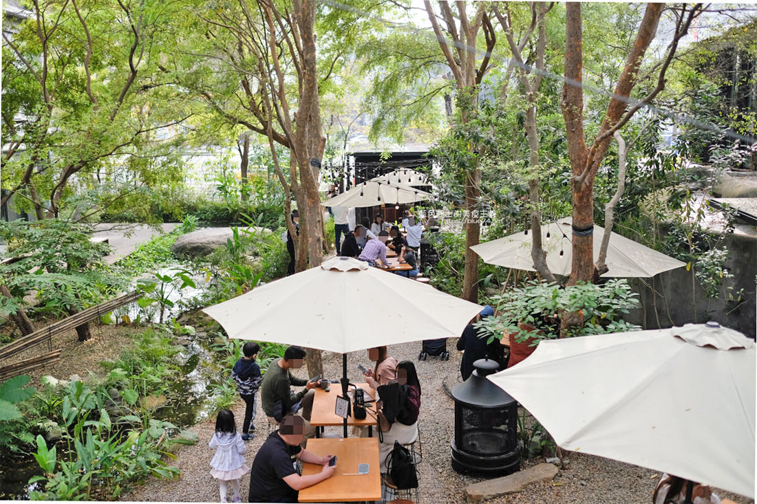 新竹竹北│厚食聚落-都市中的森林，結合咖啡廳、豆花舖、洞穴酒吧等