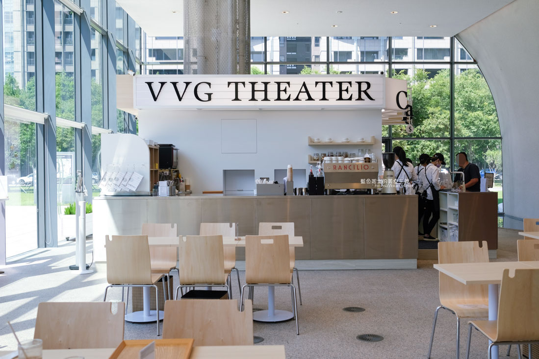 台中西屯│VVG Theater Cafe好樣劇場咖啡-VVG全新品牌，以劇院作為概念發想，聯名合作日本人氣插畫家長場雄