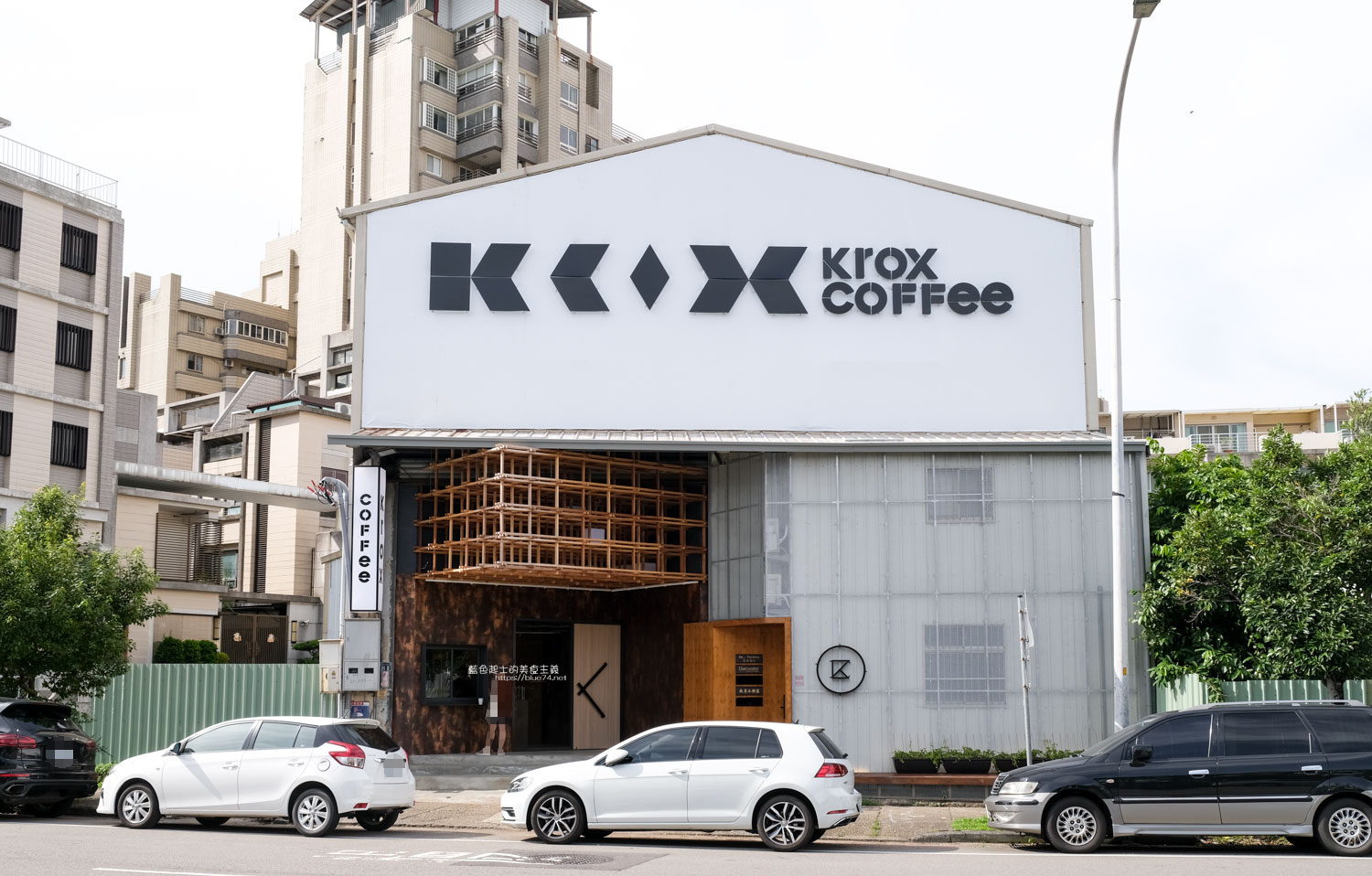 台中北屯│K2G 48 Warehouse-KroX跨蒔咖啡概念店，結合GGE和嗜時候的甜點咖啡和飲料